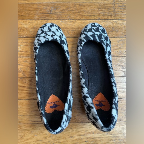 Rocket Dog women’s shoe black and white houndstooth pattern - Picture 2 of 6